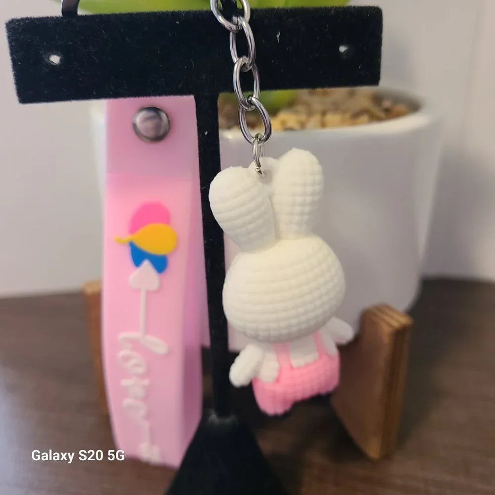 Unbranded White Bunny w/Pink Overalls Keychain NEW‎ Unisex Easter Holiday Event